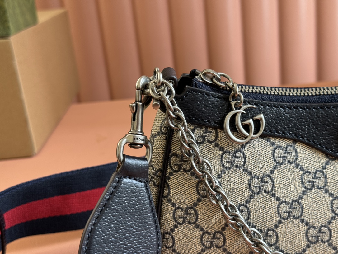 Gucci Hobo Bags